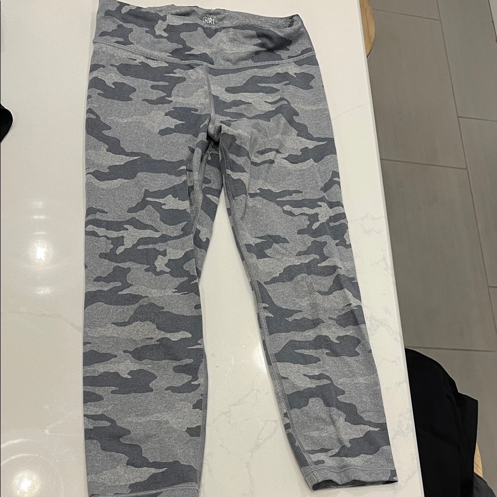Athleta Kids Gray Camo Leggings